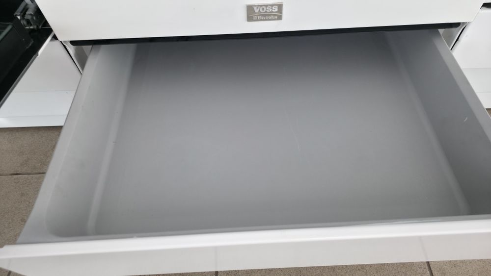 Печка с индукционни котлони Voss Electrolux MOD ELI13320-HV 74L