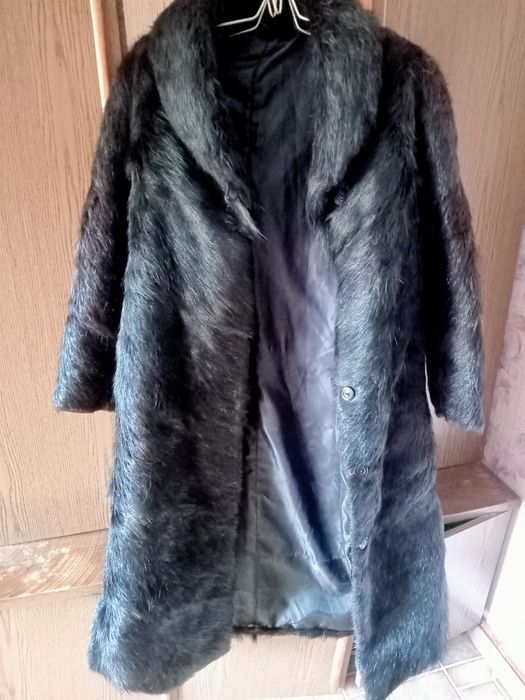 Продам верхнюю одежду