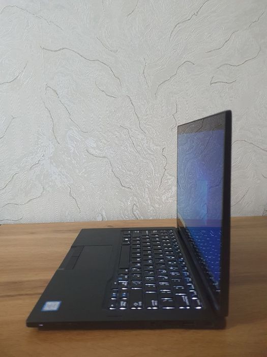 Dell noutbuk sotilad Yangi xolatda Ekran sensor Planshet ham bo'ladi