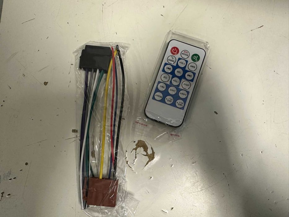 Автомобилно радио Crown с USB,AUX и BLUETHOOTH