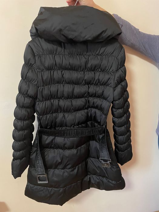 Geaca Moncler nepurtata