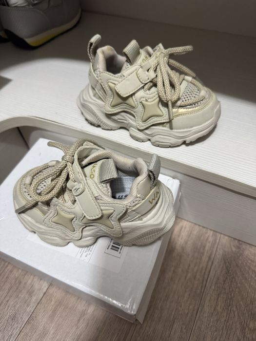 Продам детские кроссы