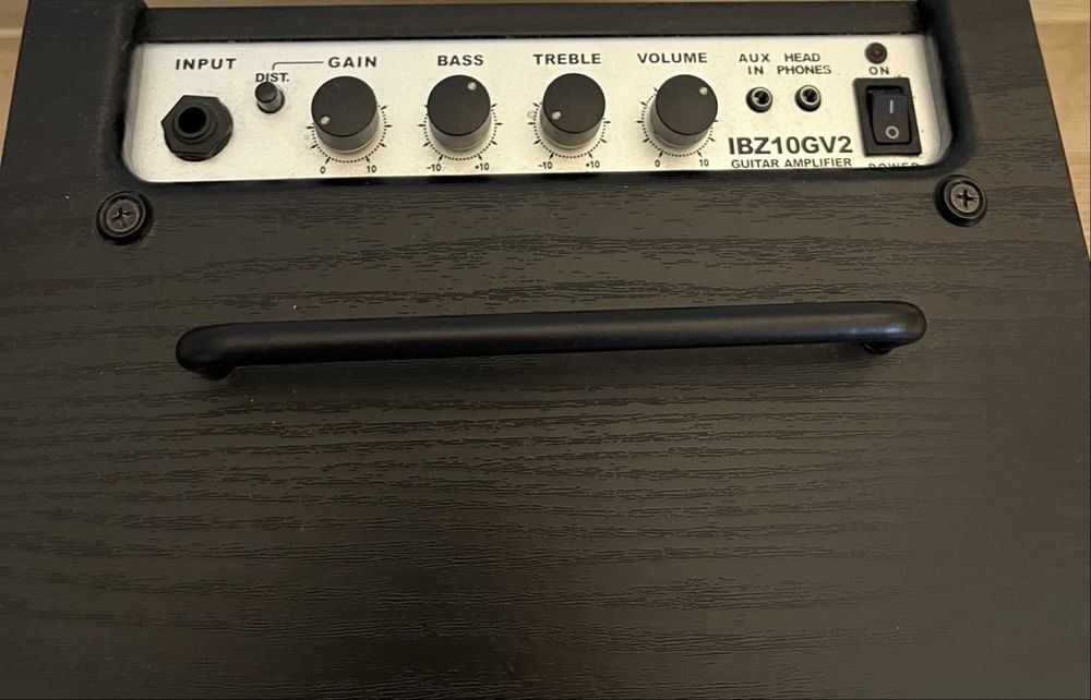Chitară electrică Ibanez GRG121SP-BKN + amplificator (10W)