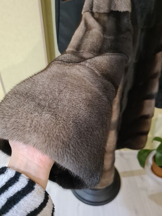 Продам норковую шубу