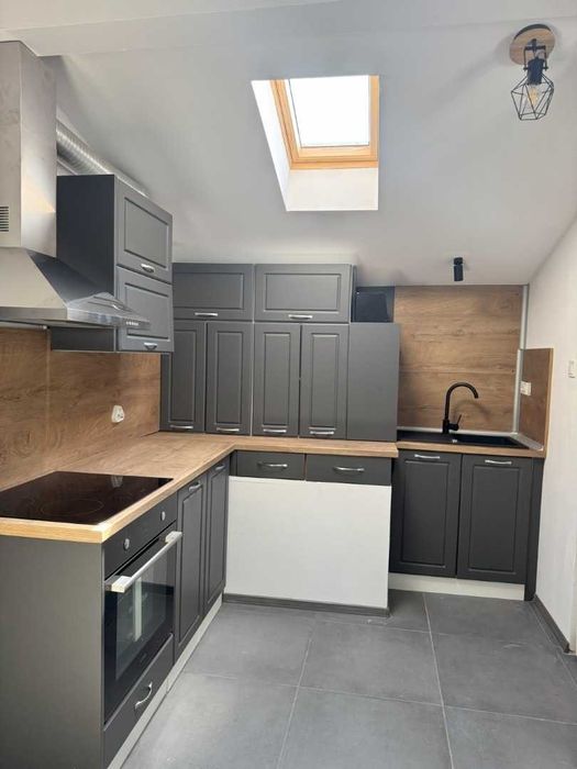 Дава се под наем Етаж от къща в София, Център - 90 кв.м за 667 € - Снимка #2