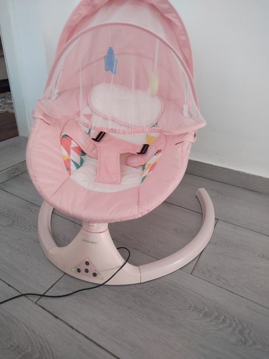 Vând balansoar bebe