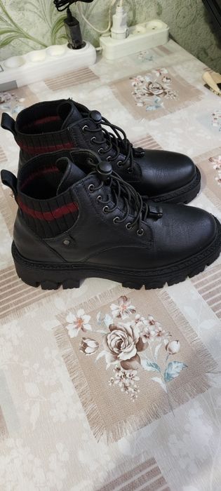 Продаются ботинки женские демисезонные из натуральной кожи