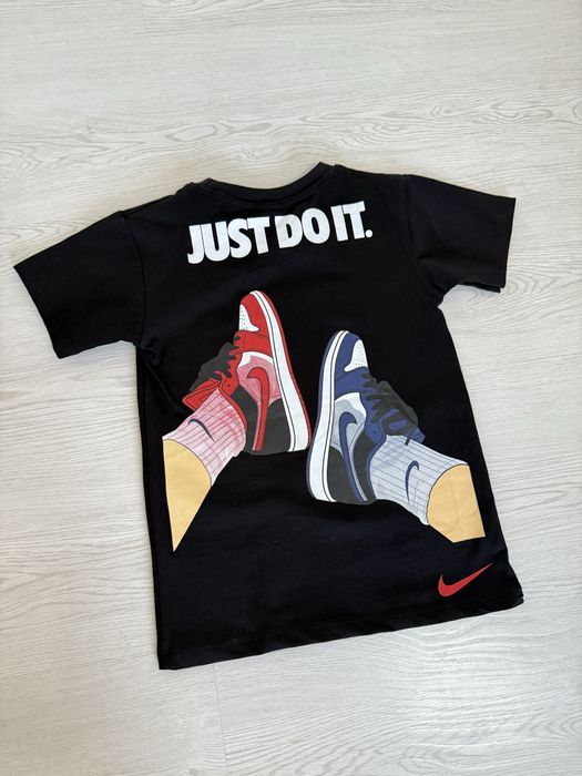 Комплект для мальчиков и девочек Nike, футболка и шорты