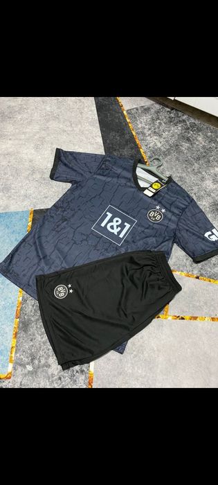 Футболка 4900тг   .