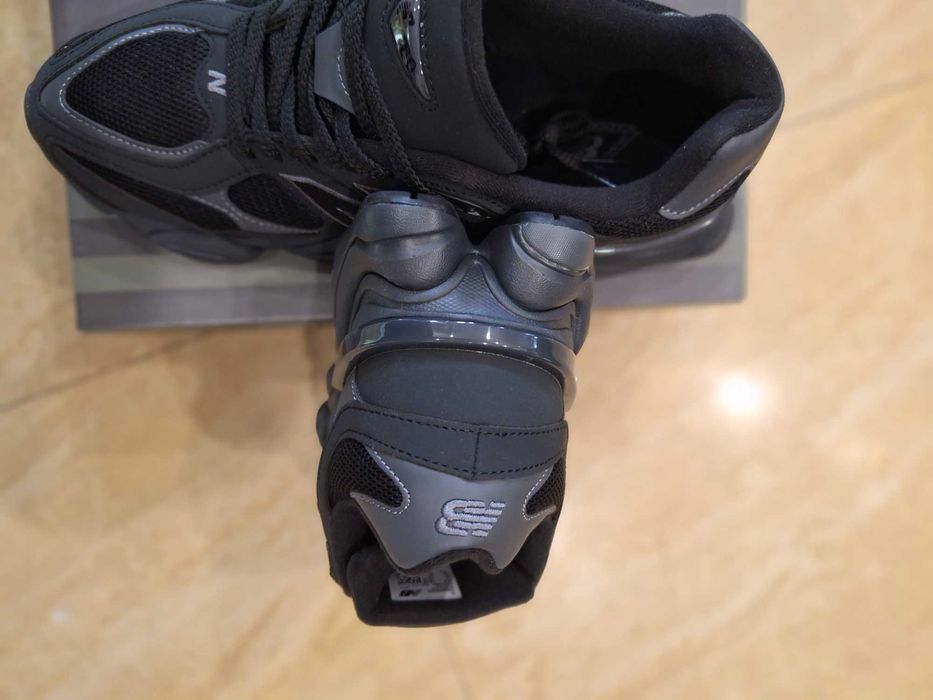 New Balance 9060 Mono Black