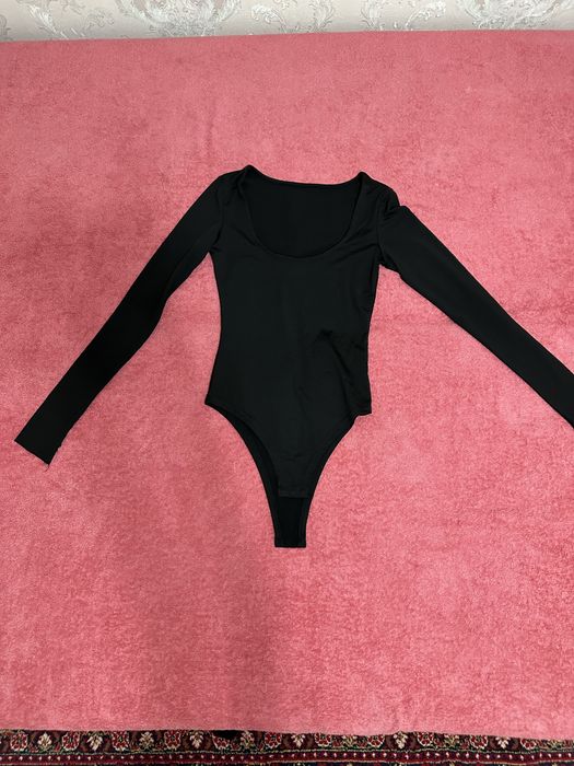 Одежда ( кофта, платье, джинсы)