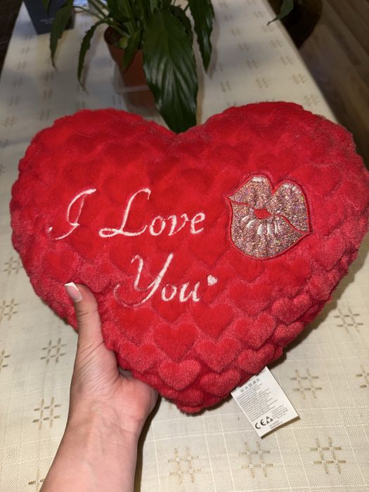 Малка плюшена възглавничка I Love You