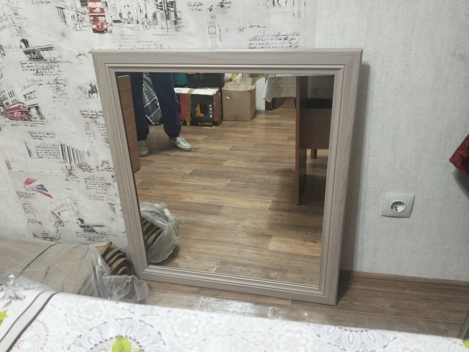 Продам зеркало настенная