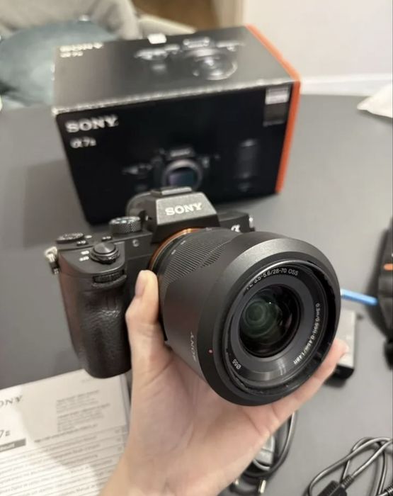 Sony A7 III  +  28-70 mm Kit