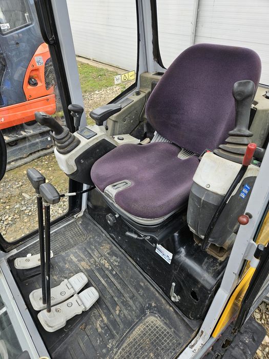 Miniexcavator neuson powertilt