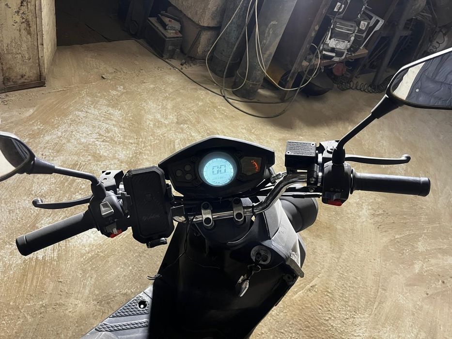 Продам мопед бумер.