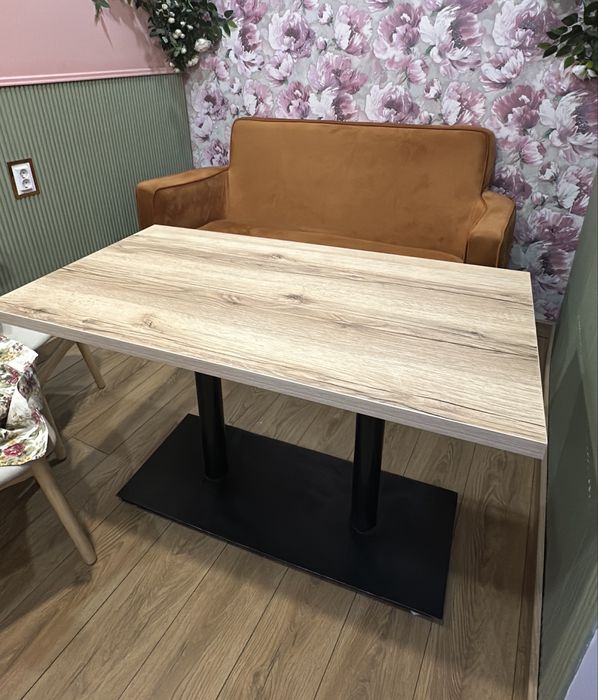 Стол и стулья продам