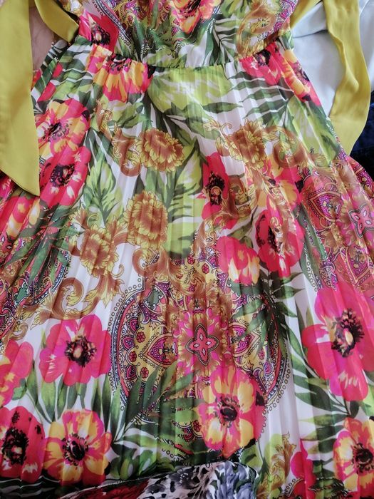 Продам очень нарядное вечернее платье