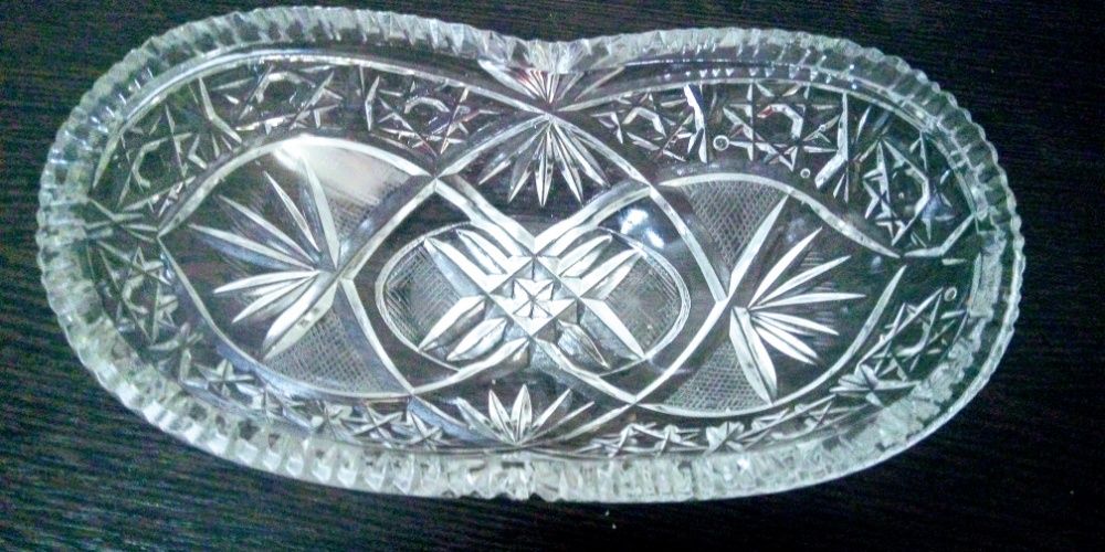 Продам хрустальные салатницы, рюмки, конфетницу, пепельницу