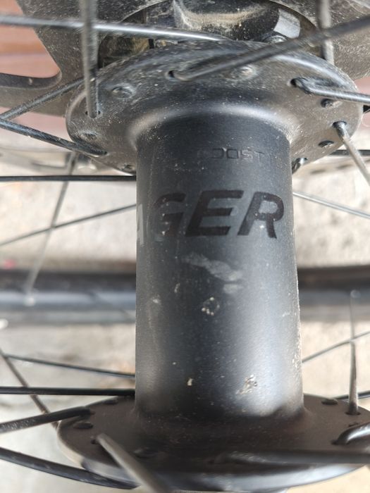 Vând roată față MTB 29”, potrivită pentru Enduro, Downhill și Trail.