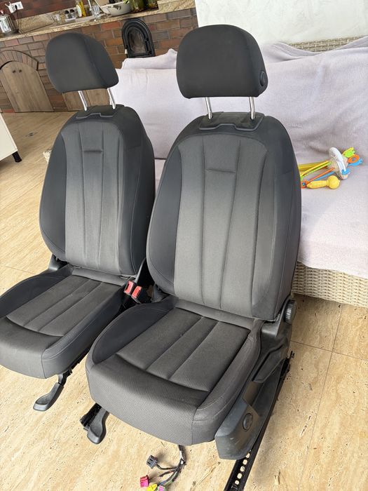Scaune si bacheta Audi 4 b 9