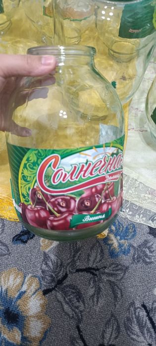 Banka sotiladi 3litr