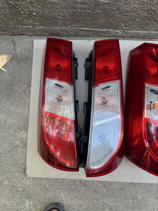 Vand lampi/stopuri spate Dacia Dokker 2013/2021