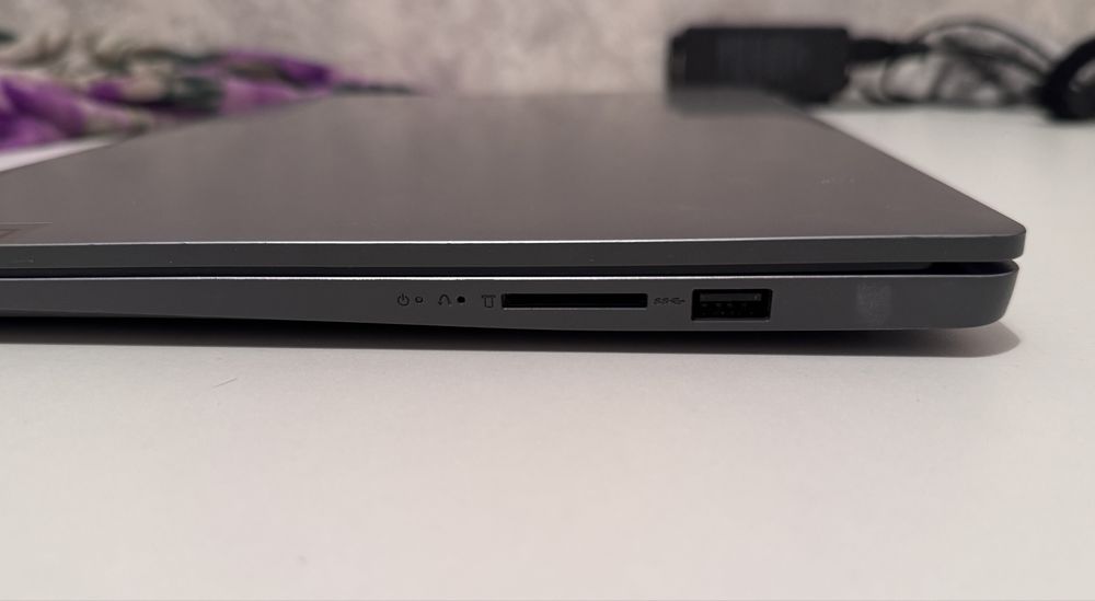 Lenovo IdeaPad Slim 3 15IAH8