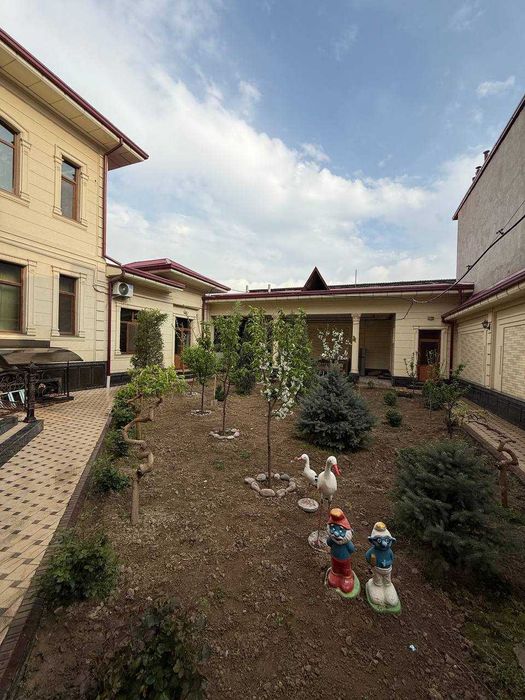 5 sotix, 11 xona, Yangi hayot metro, elitniy mahalla