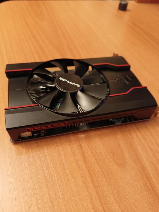 Видеокарта Radeon 550 на 2 гигабайта.