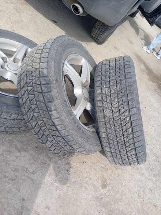 Продам комплект шина с дисками