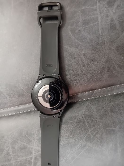 Samsung Galaxy Watch 5 40mm черен 
Samsung Galaxy Watch5 40mm – Черен,