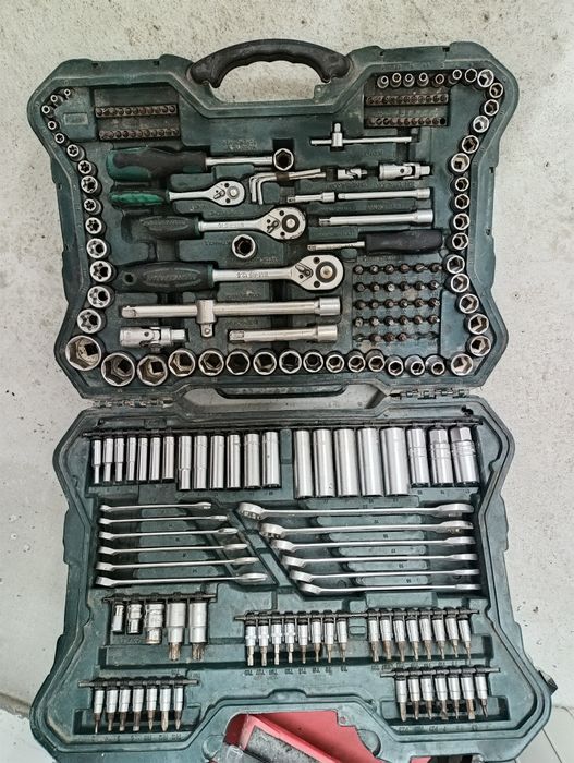 Комплект инструменти гедоре mannesmann 216 части