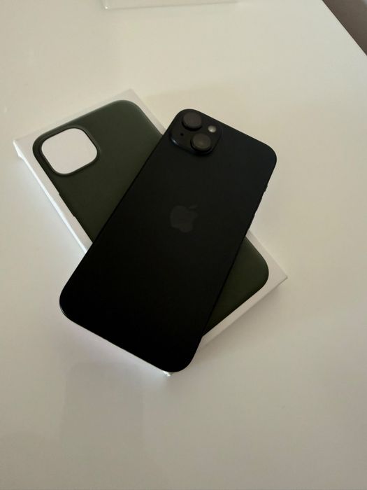 Vând iPhone 15 plus
