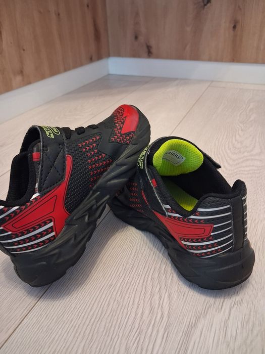 Skechers mărimea 28,5