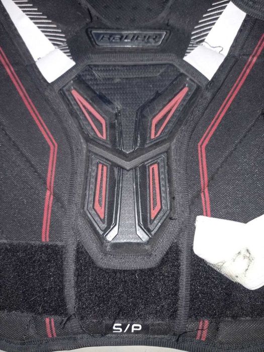 Продам нагрудник хоккейного игрока марки Bauer NSX, размер SR S