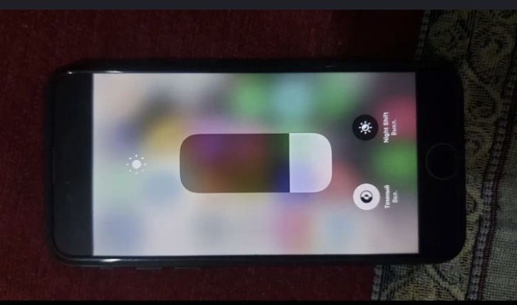 Айфон 7 сатылады срочна!!! 30к бүгін болса 25