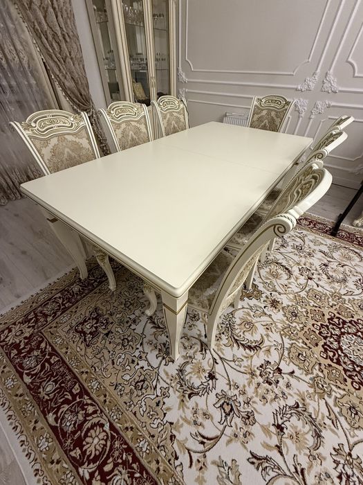 Стол и стулья(10 штук) из мдф