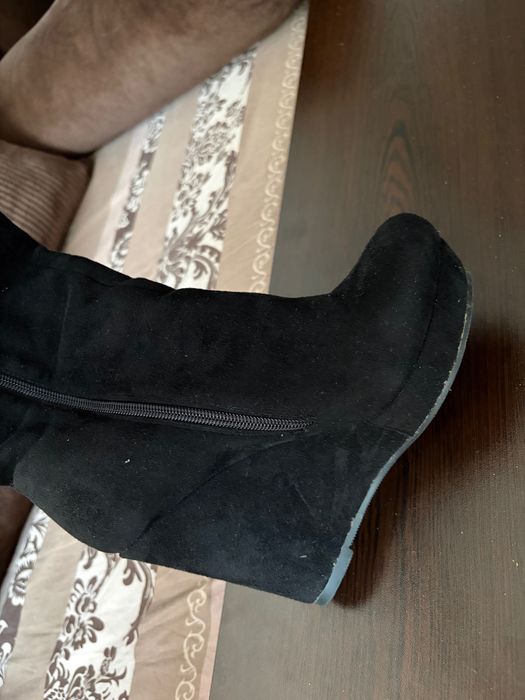 Велурени ботуши до коляното