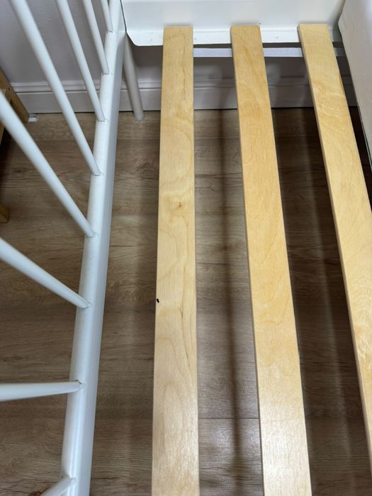 Продам  2 детские кровати ИКЕА