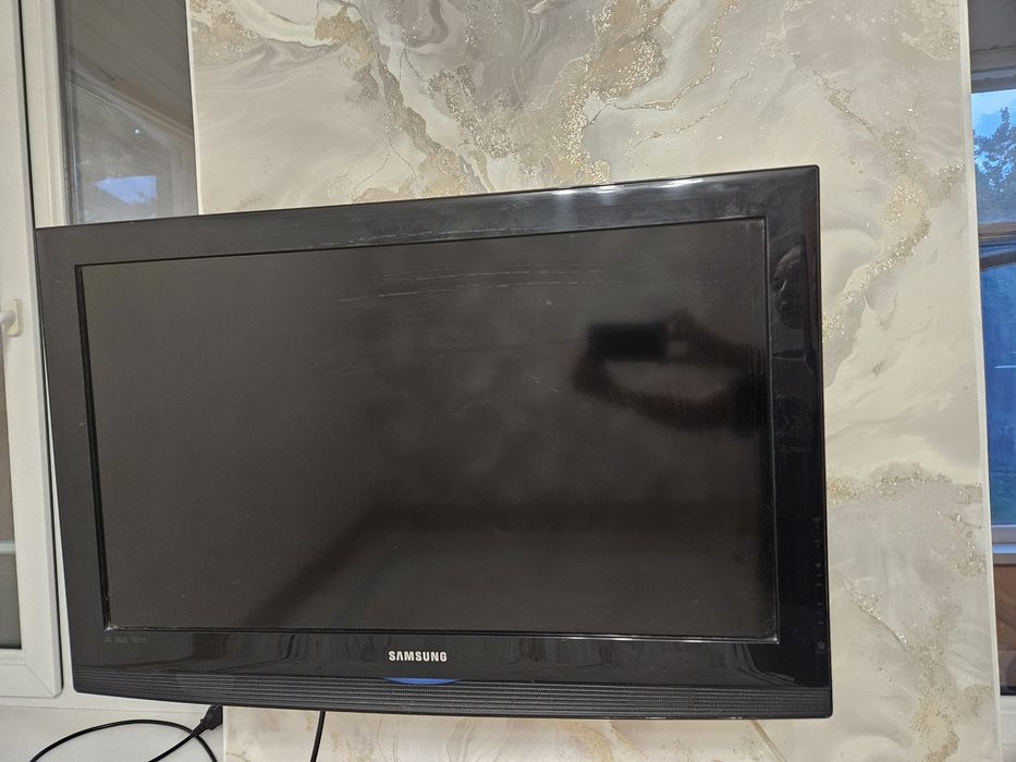 Телевизор  Samsung