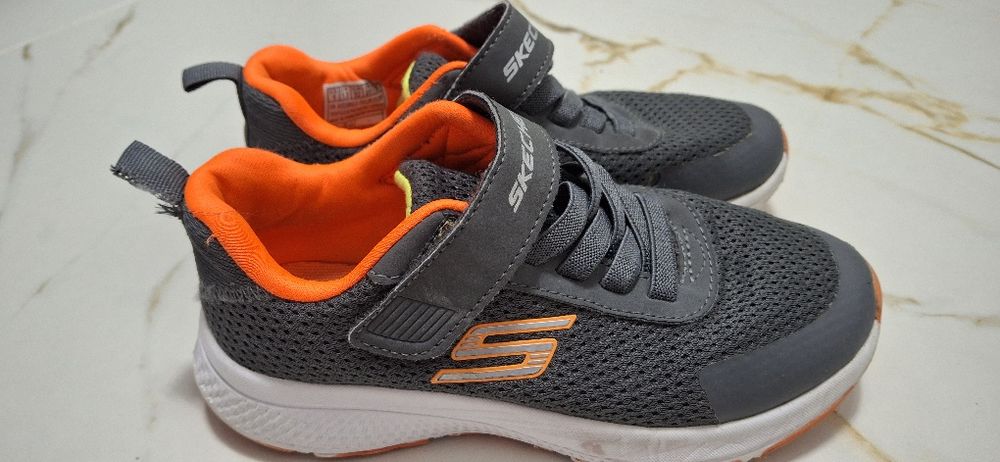Adidasi baieti skechers mărime 32 decathlon