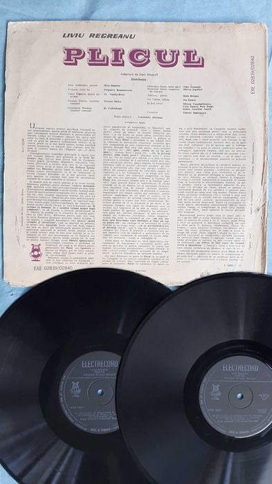 Viniluri LP. 1 Basme romanesti. 2 Basme cultura popoarelor Electrecord