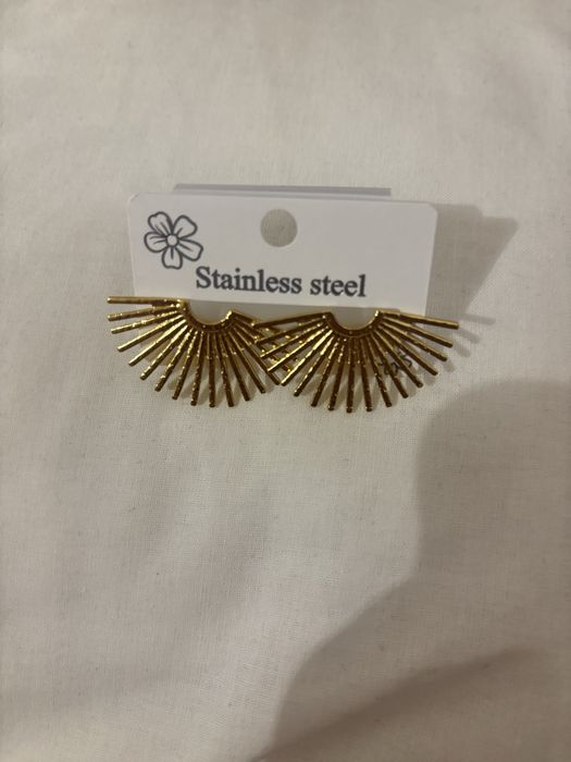 Обеци често нови