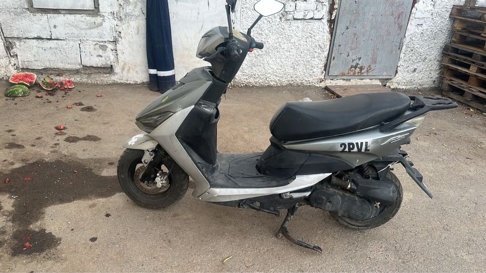 Продам скутер 80сс