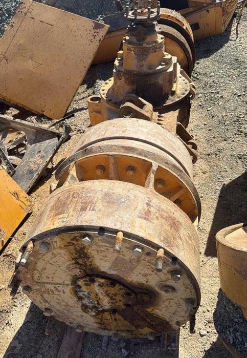 Продаю запчасти на белаз 7540