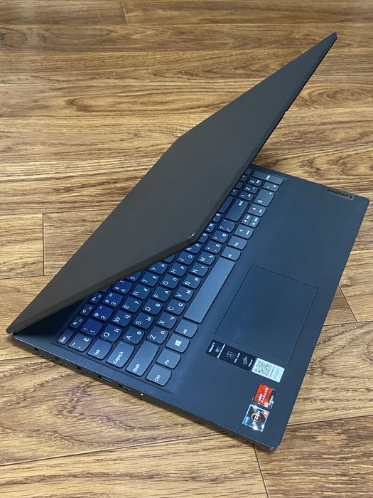 Lenovo Ideapad 3 Ryzen 5-3 8/1tb