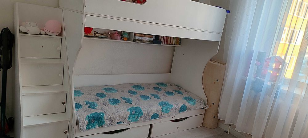 Детская двухъярусная кровать