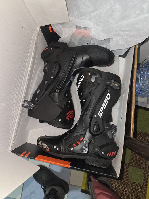 Мотоботы для мотоцикла