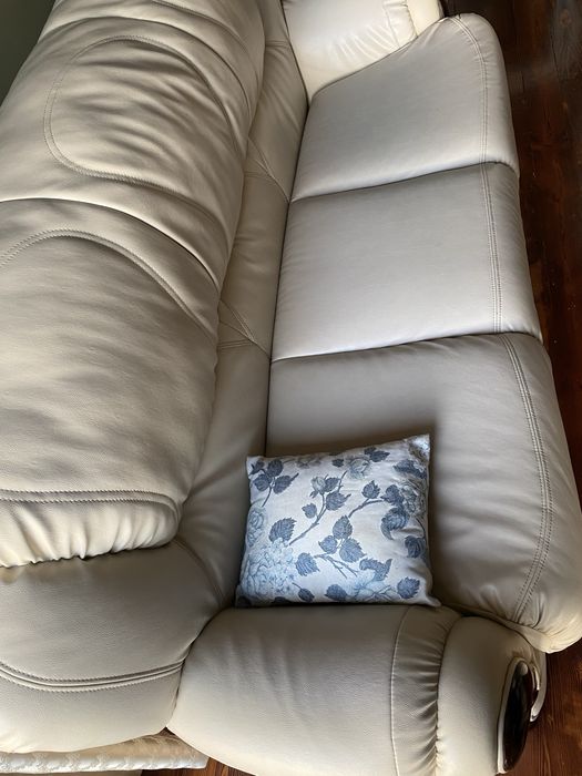 Много запазен холна гарнитура -  троен, двоен и фотьойли